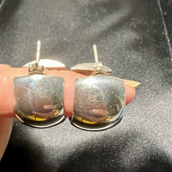 Sterling silver Hoop earrings marked 925A
Pre-owned. - Picture 3 of 7